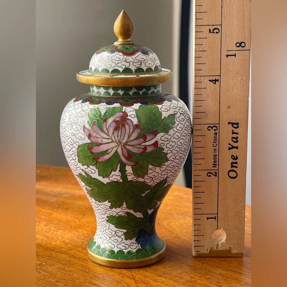 Little Vintage Cloisonné Enameled Ginger Jar Chinese White Chrysanthemum Urn - Picture 11 of 15